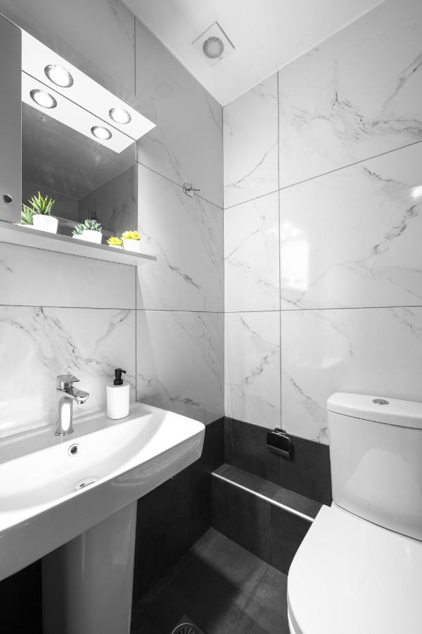 Breez Apartments, The Luxury Suites เทสซาโลนิกิ ภายนอก รูปภาพ